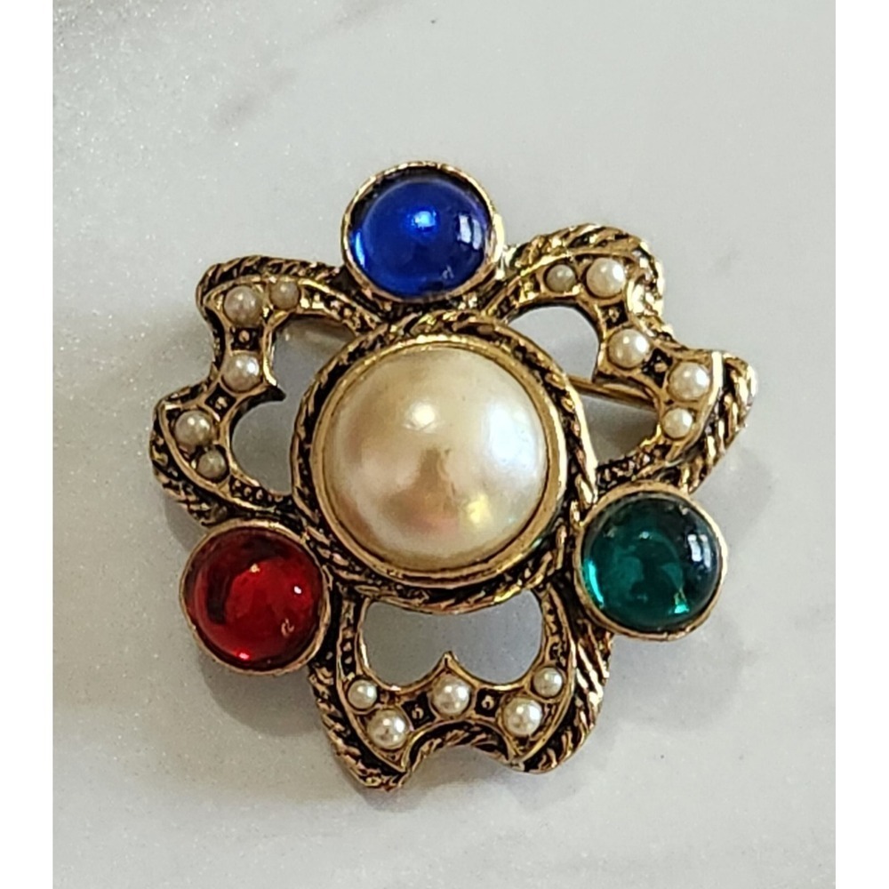 Vintage Faux Cabochon Pearl, Emerald, Ruby, & Sapphire Gold Tone Brooch - Picture 5 of 6